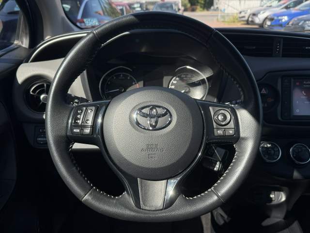 Toyota Yaris III facelifting 2 2020 — zdjęcie 14