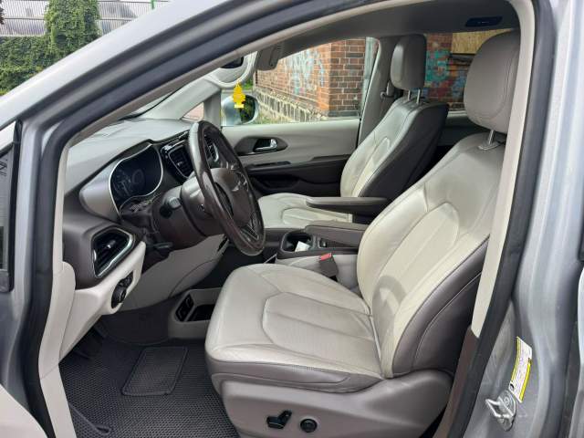 Chrysler Pacifica RU 2019 — zdjęcie 9