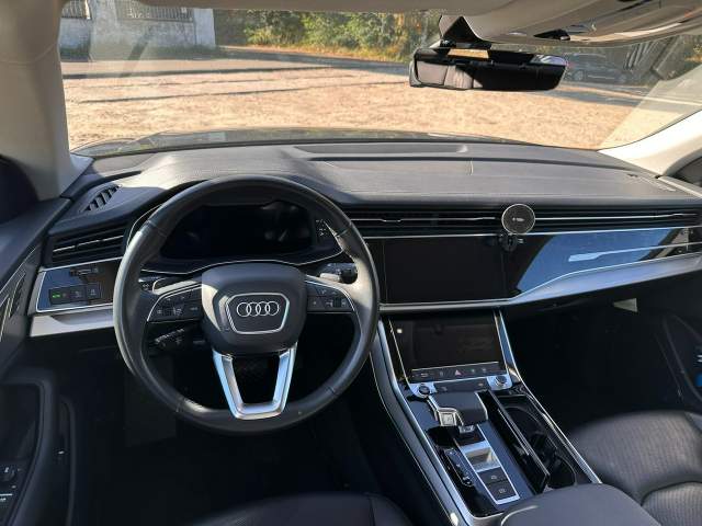 Audi Q8 I (4M) 2023 — zdjęcie 20