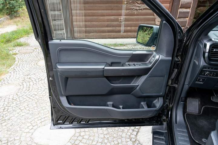 Ford F-150 XIV 2022 — zdjęcie 32