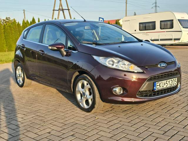 Ford Fiesta Mk6 2011 — zdjęcie 2