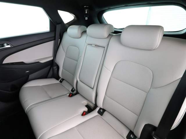 Hyundai Tucson III 2018 — zdjęcie 17