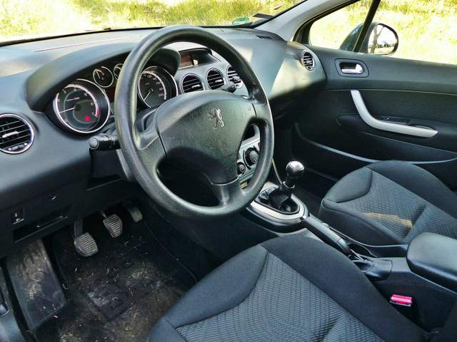 Peugeot 308 I 2010 — zdjęcie 20