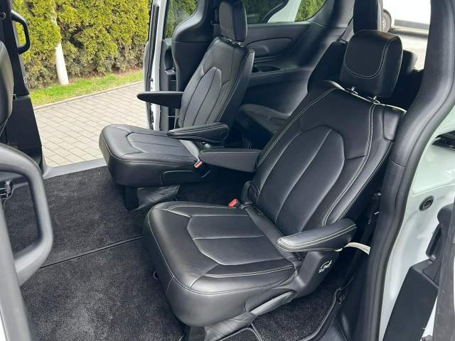 Chrysler Pacifica RU facelifting 2024 — zdjęcie 10
