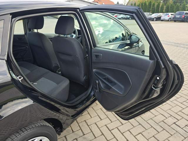 Ford Fiesta Mk6 facelifting 2015 — zdjęcie 20