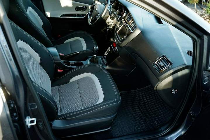 Kia Ceed II facelifting 2015 — zdjęcie 18