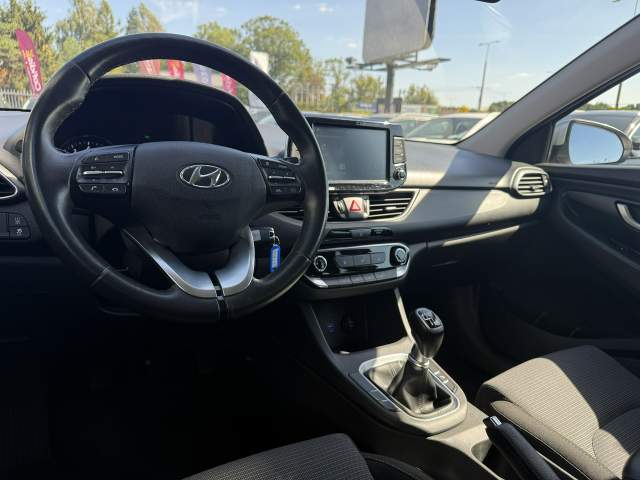 Hyundai i30 III facelifting 2 2022 — zdjęcie 14