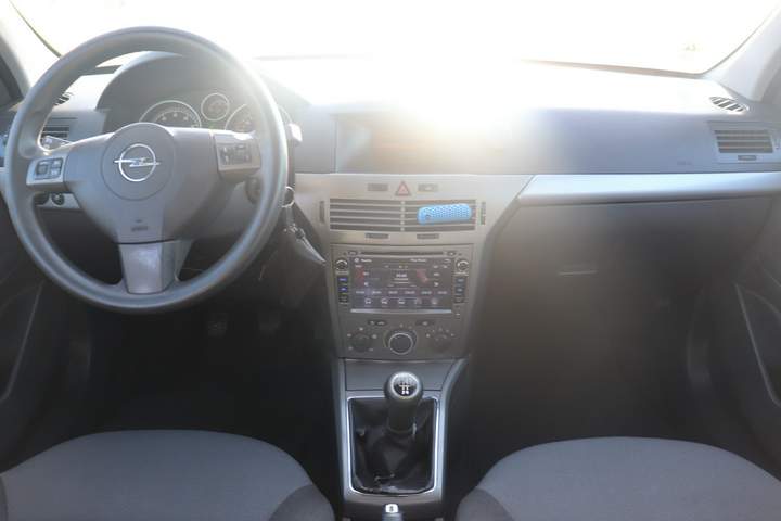 Opel Astra H facelifting 2006 — zdjęcie 16