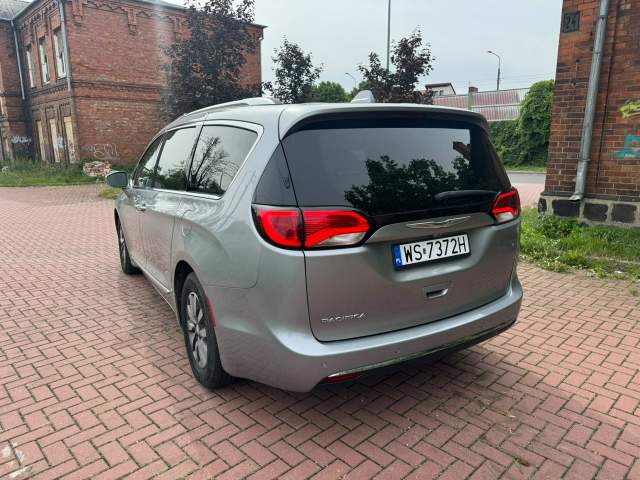 Chrysler Pacifica RU 2019 — zdjęcie 3