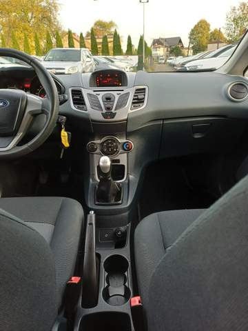 Ford Fiesta Mk6 facelifting 2014 — zdjęcie 18
