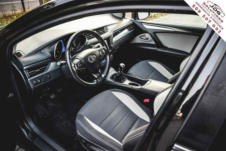 Toyota Avensis III facelifting 2 2017 — zdjęcie 13