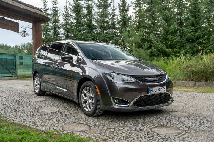 Chrysler Pacifica RU 2019 — zdjęcie 10
