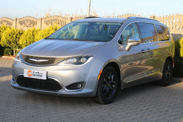 Chrysler Pacifica RU 2018 — zdjęcie 40