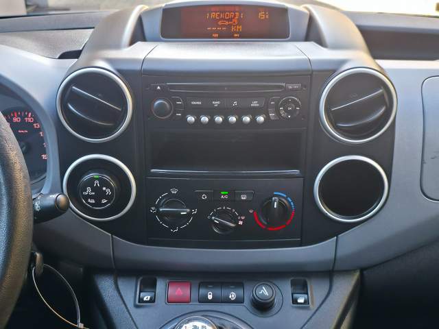 Citroen Berlingo II 2011 — zdjęcie 16