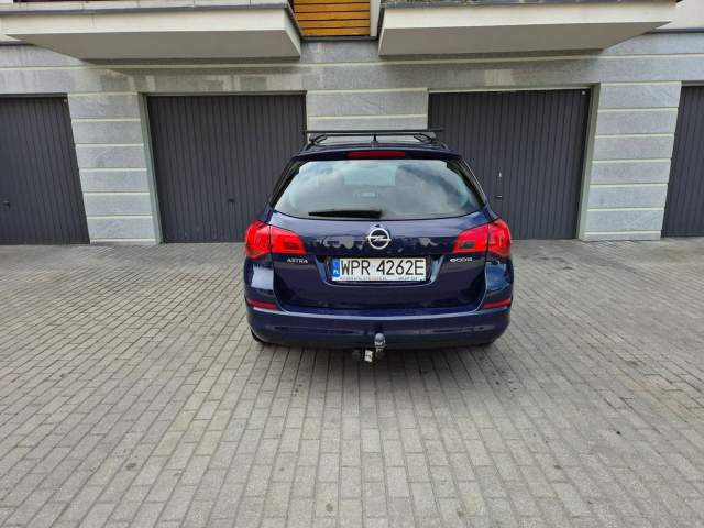 Opel Astra J facelifting 2012 — zdjęcie 6