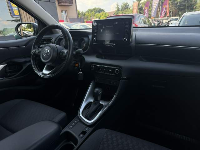 Toyota Yaris IV 2022 — zdjęcie 15