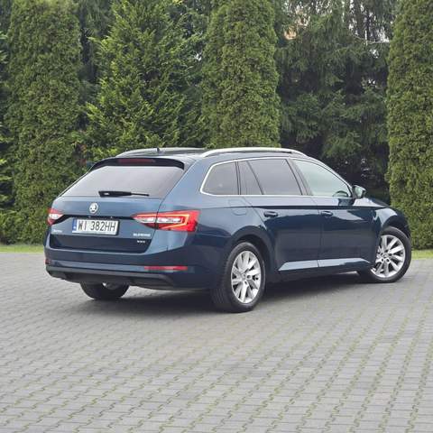 Skoda Superb III 2018 — zdjęcie 12