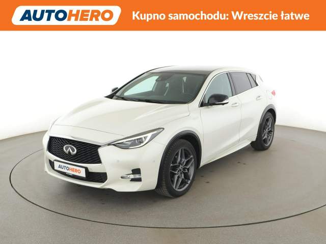 Infiniti Q30 2018 — zdjęcie 1