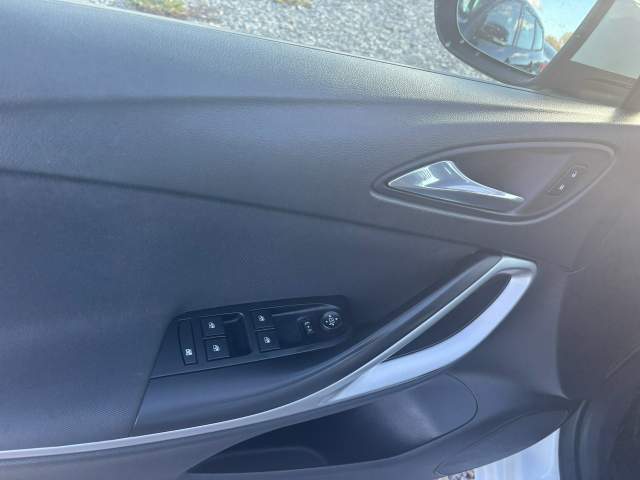 Opel Astra K 2019 — zdjęcie 17