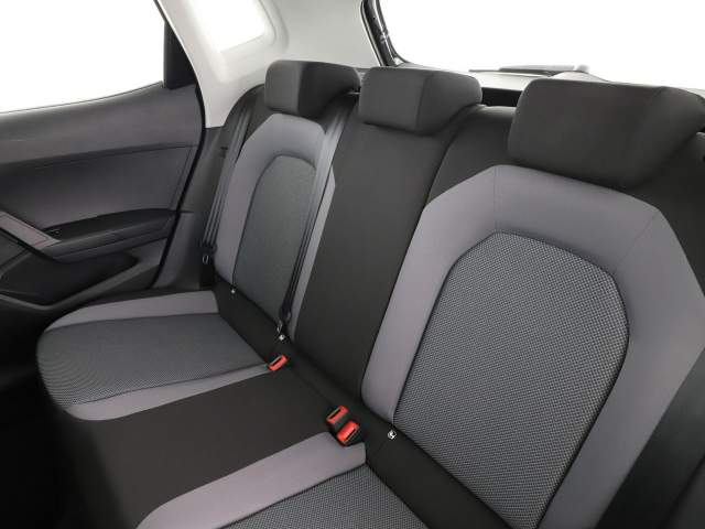 SEAT Arona I 2021 — zdjęcie 17