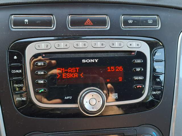 Ford Mondeo IV facelifting 2011 — zdjęcie 20