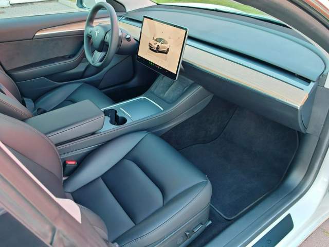 Tesla Model 3 I 2023 — zdjęcie 35