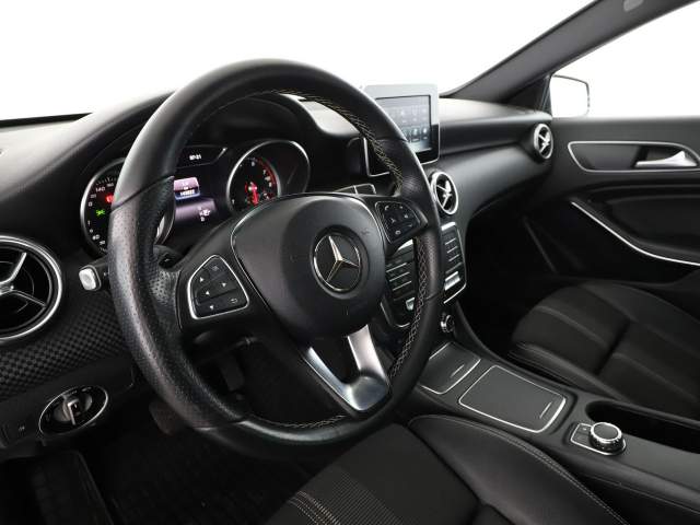 Mercedes-Benz A-Klasa III (W176) facelifting 2017 — zdjęcie 14