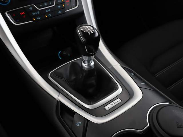 Ford Mondeo V 2018 — zdjęcie 29