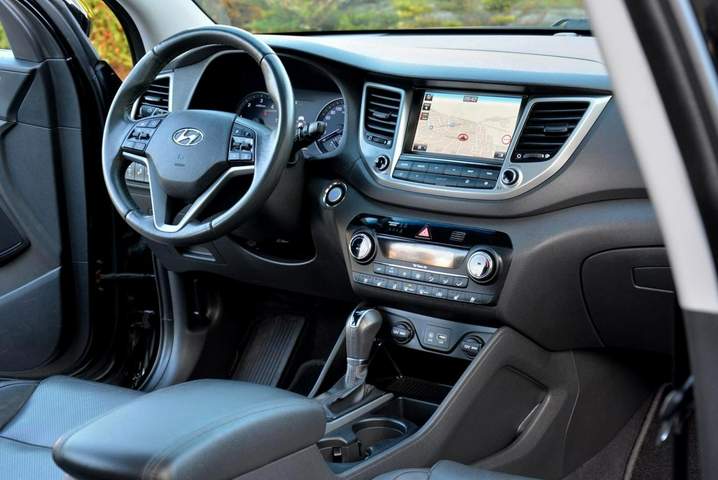 Hyundai Tucson III 2017 — zdjęcie 18