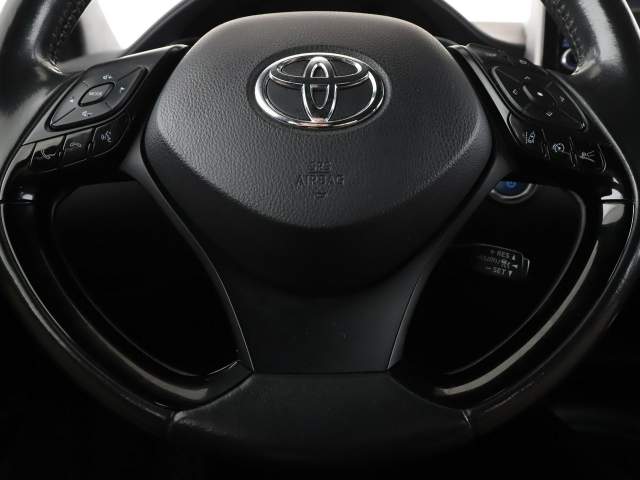 Toyota C-HR I facelifting 2022 — zdjęcie 21