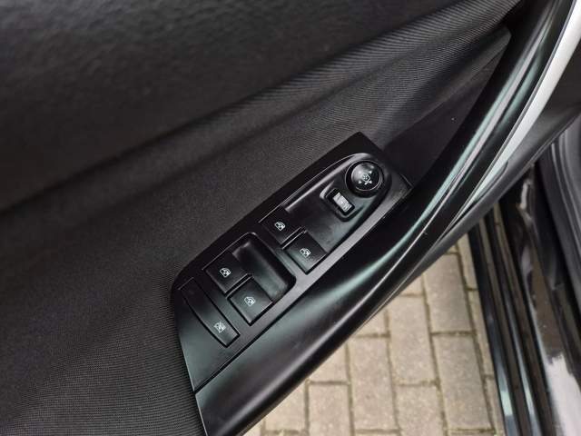 Opel Astra K 2017 — zdjęcie 14