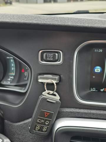 Volvo V40 II 2015 — zdjęcie 33