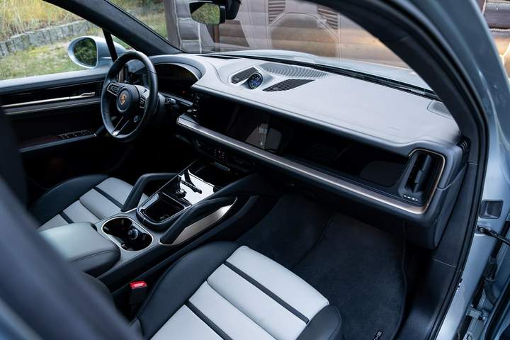 Porsche Cayenne III facelifting 2024 — zdjęcie 34