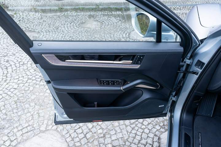 Porsche Cayenne III facelifting 2024 — zdjęcie 27