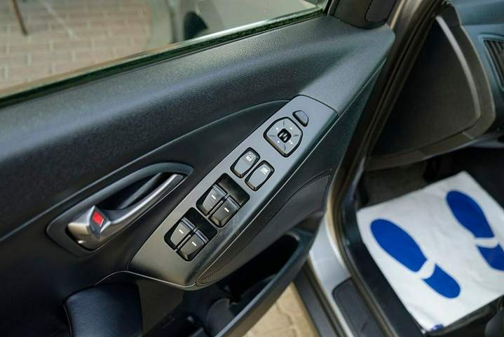 Hyundai ix35 I facelifting 2014 — zdjęcie 17