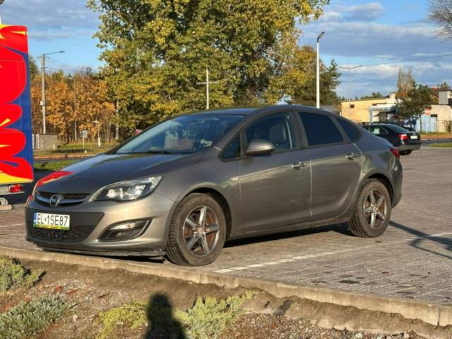 Opel Astra J facelifting 2016 — zdjęcie 1