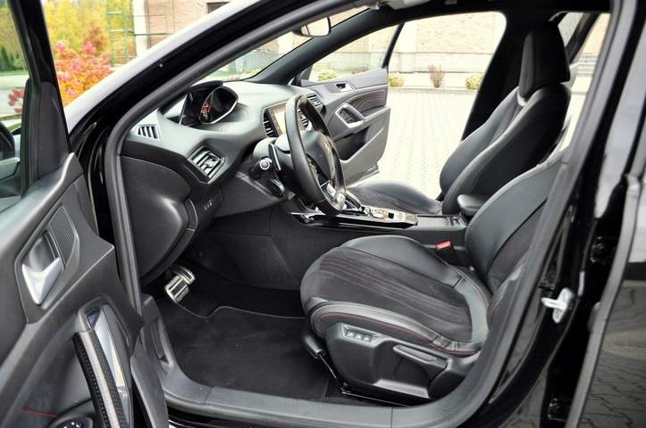 Peugeot 308 II facelifting 2018 — zdjęcie 22