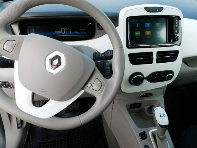 Renault ZOE I 2016 — zdjęcie 15