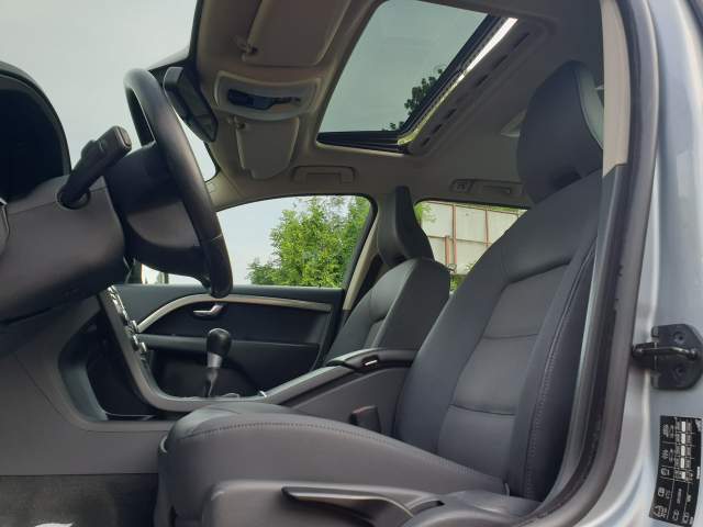 Volvo V70 III 2009 — zdjęcie 12