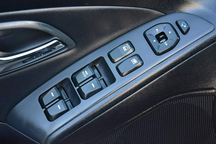 Hyundai ix35 I 2011 — zdjęcie 23