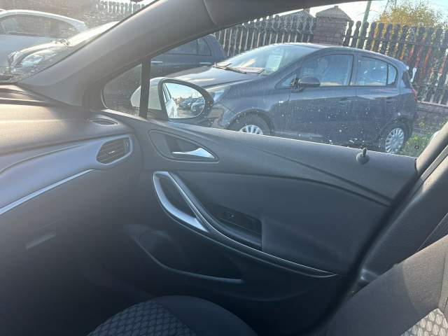 Opel Astra K 2019 — zdjęcie 25