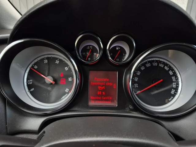 Opel Astra J facelifting 2012 — zdjęcie 8