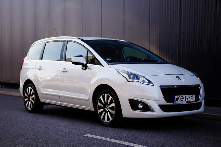 Peugeot 5008 I facelifting 2014 — zdjęcie 9