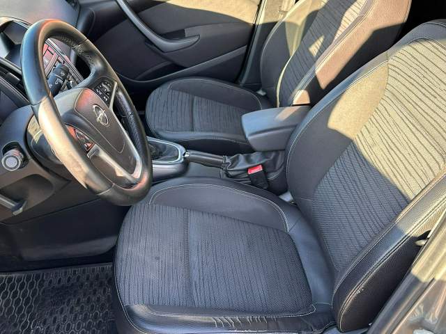 Opel Astra J facelifting 2016 — zdjęcie 16