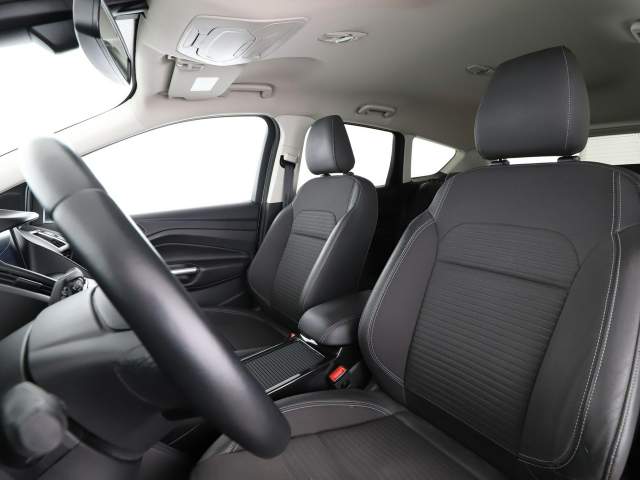 Ford Kuga II facelifting 2019 — zdjęcie 13