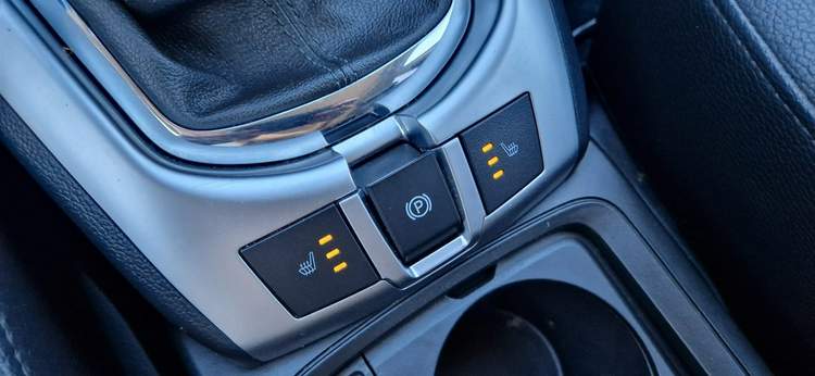 Opel Antara I facelifting 2016 — zdjęcie 38