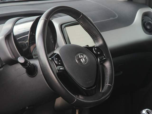 Toyota Aygo II 2017 — zdjęcie 15