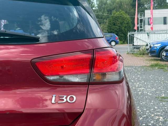 Hyundai i30 III facelifting 2 2021 — zdjęcie 9