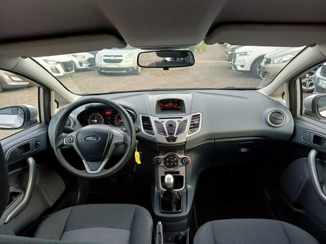 Ford Fiesta Mk6 facelifting 2014 — zdjęcie 23