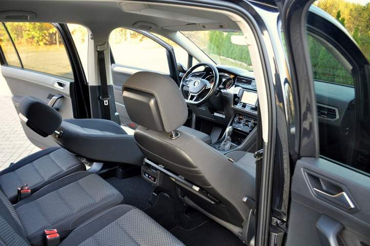 Volkswagen Touran II 2017 — zdjęcie 24